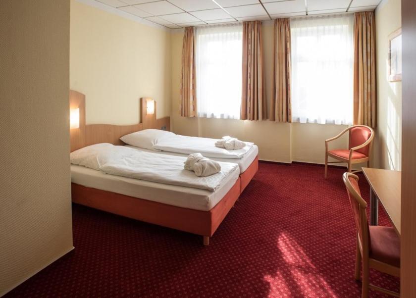 Nieder Weisel Johanniterhotel מראה חיצוני תמונה